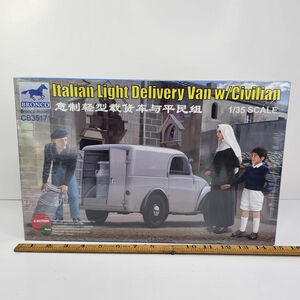 SEALED Bronco CB35171 1/35 Italian Light Delivery Van w/Civilian NEW